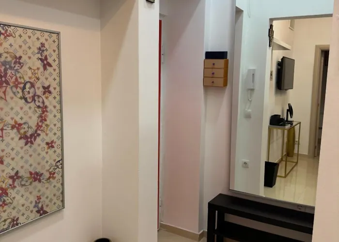 Republic Square Lejlighed *